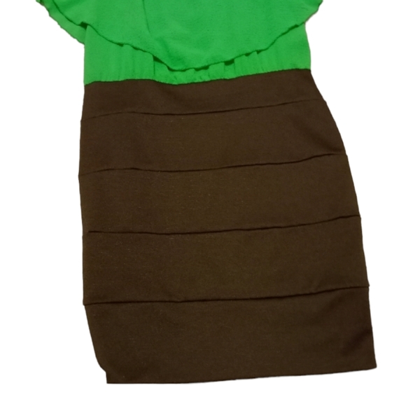 Dance in Paris MEDIUM black bodycon mini dress green ruffle top section - Picture 3 of 5